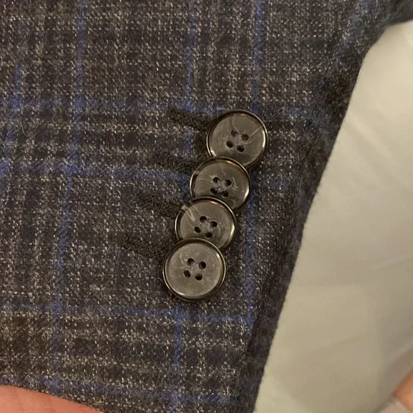 100% wool men’s wharehouse Joseph Abboud sports coat. Beautiful plaid detail.